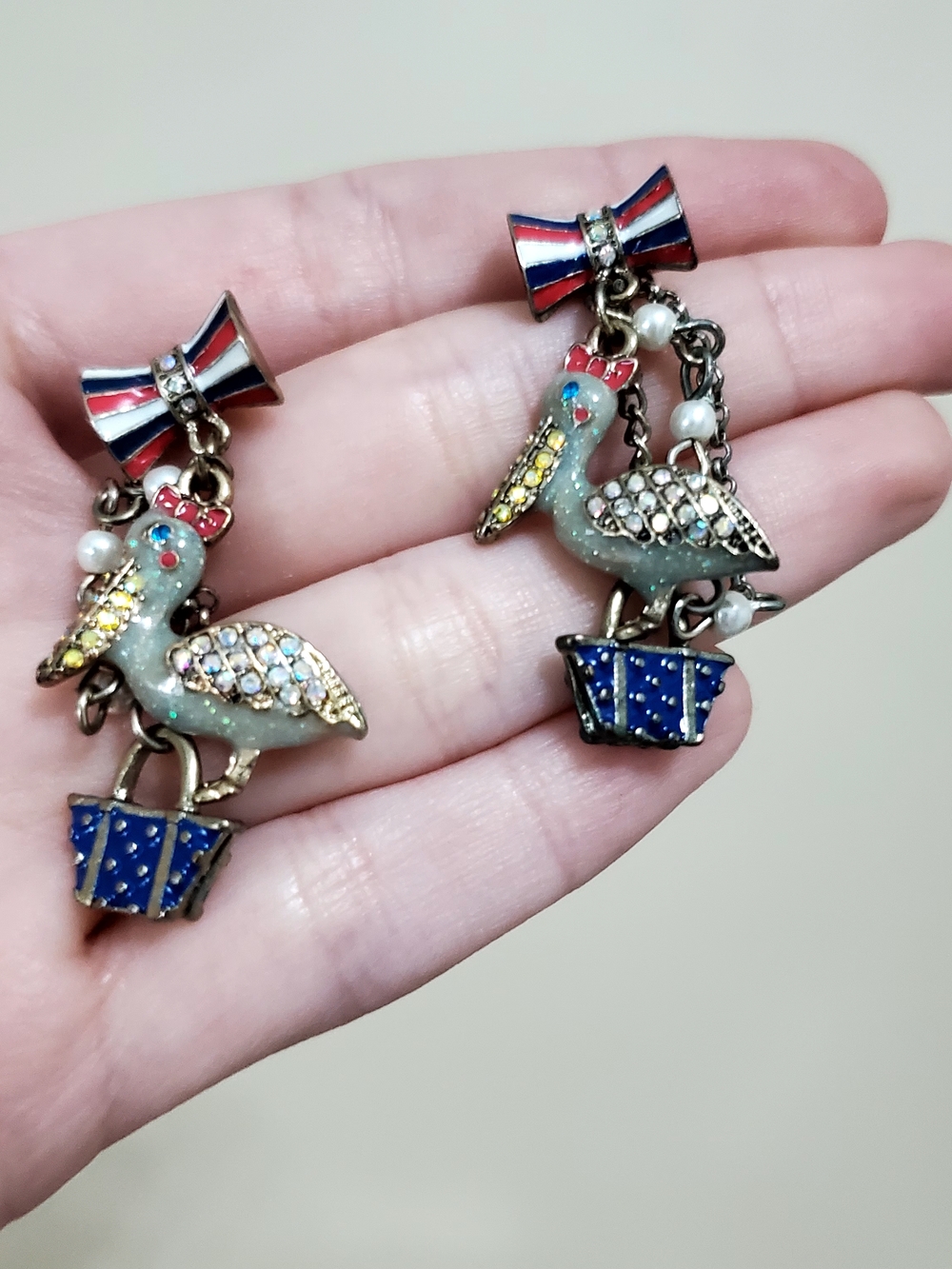3/$50 Betsey Johnson White Glitter Pelican Dangle Earrings